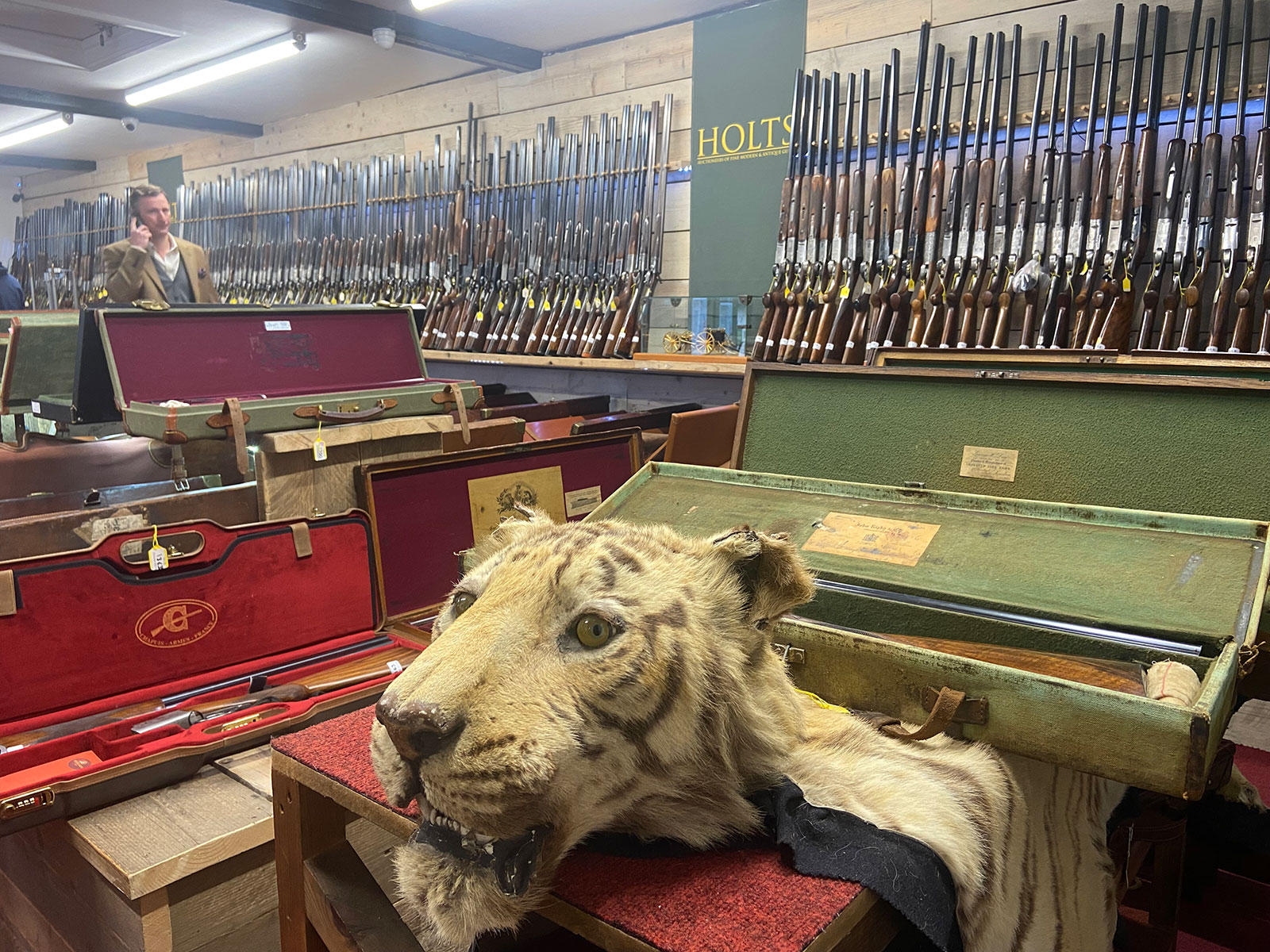 Gun Auction Planning   616 